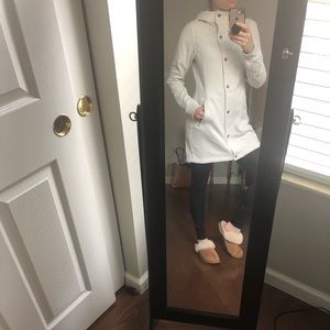 North face parka with hood.